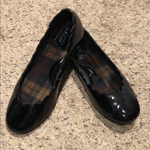 Born Allie Patent Scalloped Flats